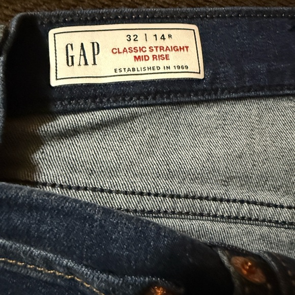 GAP  Blue Classic Straight Jeans waist 32 inches , hip 38 inc , rise 10 inches - Picture 3 of 3